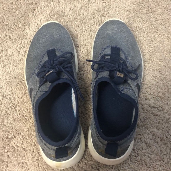 Nike Shoes - Nike Free Tennis Shoes Nike Shoes - Nike Free Tennis Shoes